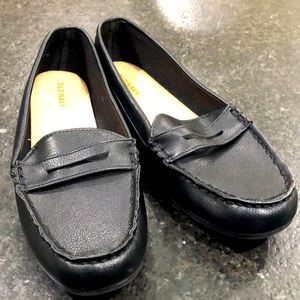Women’s Old Navy Black Size 9 Loafers NWOT